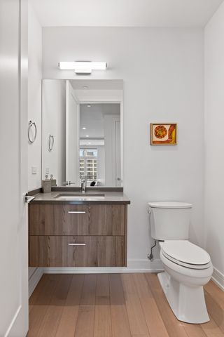 434 W Melrose Street 302, Chicago, IL 60657