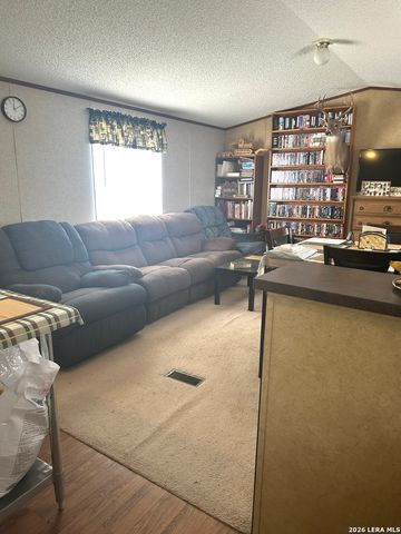 1580 Rendon, Poteet, TX 78065