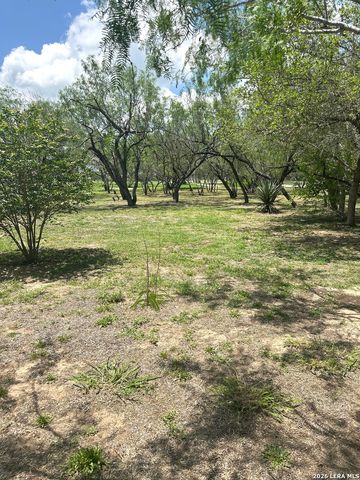 1580 Rendon, Poteet, TX 78065