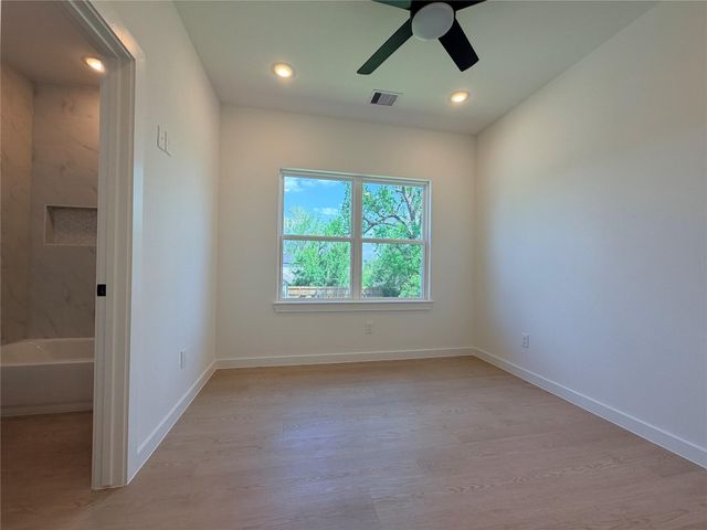 1031 North Lane A, Houston, TX 77088