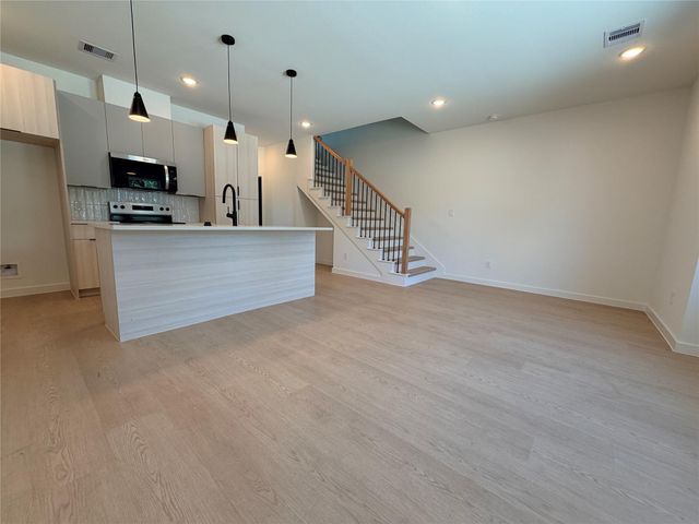 1031 North Lane A, Houston, TX 77088