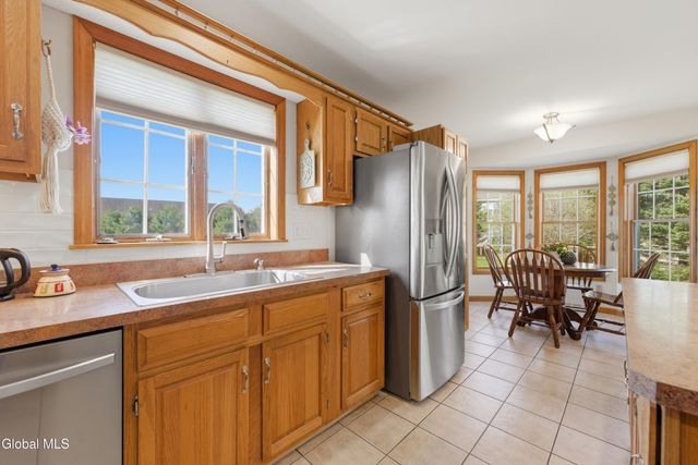 38 Dorlon Drive, Queensbury, NY 12804