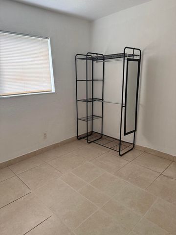 318 NE 6th Street, Hallandale Beach, FL 33009