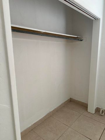 318 NE 6th Street, Hallandale Beach, FL 33009