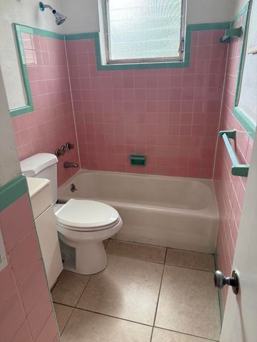 318 NE 6th Street, Hallandale Beach, FL 33009
