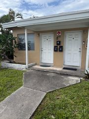 318 NE 6th Street, Hallandale Beach, FL 33009
