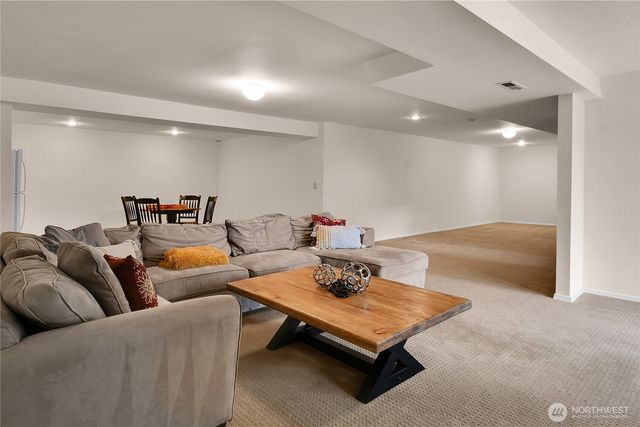 5828 129th Avenue SE, Bellevue, WA 98006