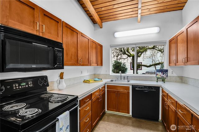 5828 129th Avenue SE, Bellevue, WA 98006