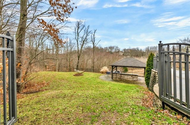 8560 Timber Trail, Brecksville, OH 44141