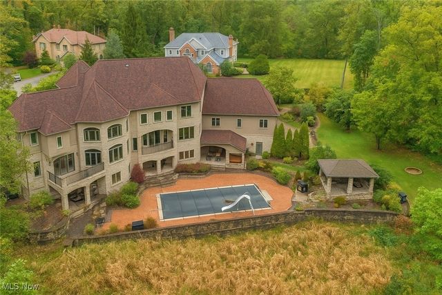 8560 Timber Trail, Brecksville, OH 44141