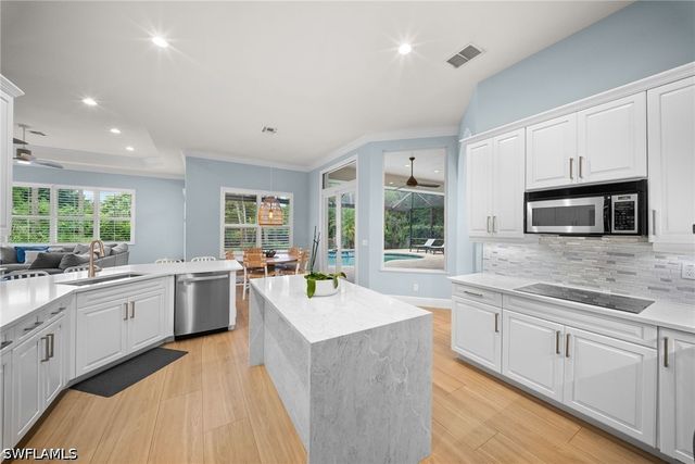 9069 The Lane, Naples, FL 34109