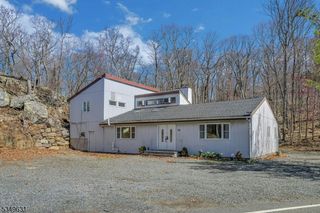 341 Lakeside Ave, Hopatcong Boro, NJ 07821
