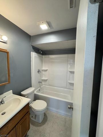 4 Sugar Bowl Ct 9 9, Vernon Twp., NJ 07462