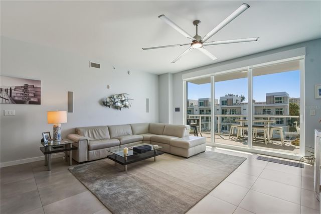 920 N OSCEOLA AVENUE 307, Clearwater, FL 33755