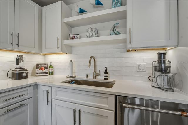 920 N OSCEOLA AVENUE 307, Clearwater, FL 33755