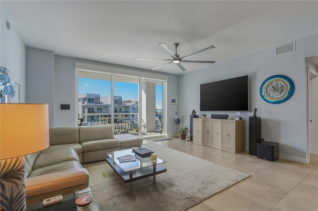 920 N OSCEOLA AVENUE 307, Clearwater, FL 33755