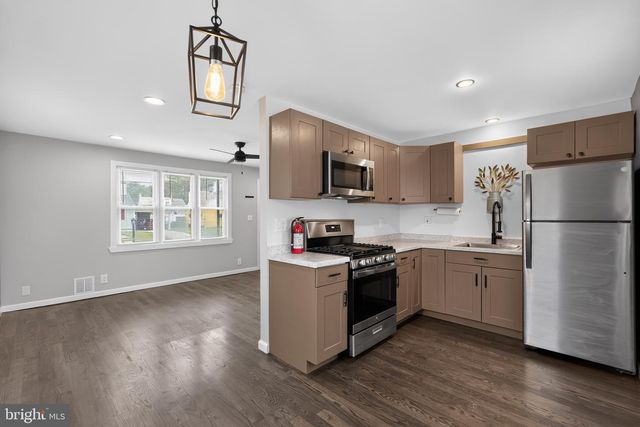 32 STANFORD RD, Cherry Hill, NJ 08034