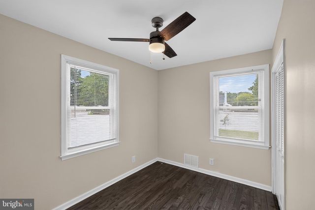32 STANFORD RD, Cherry Hill, NJ 08034