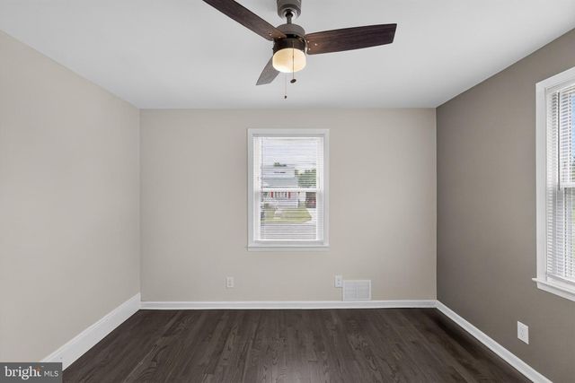 32 STANFORD RD, Cherry Hill, NJ 08034