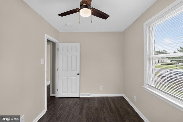 32 STANFORD RD, Cherry Hill, NJ 08034