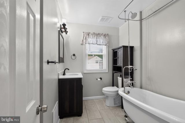 32 STANFORD RD, Cherry Hill, NJ 08034