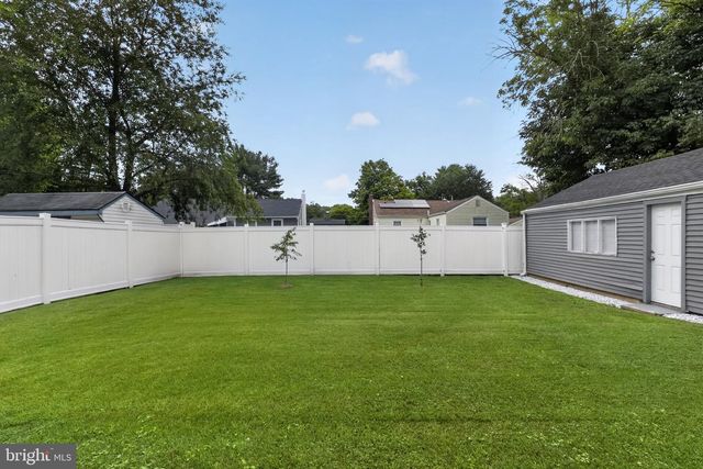 32 STANFORD RD, Cherry Hill, NJ 08034