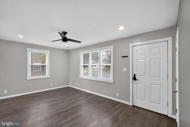 32 STANFORD RD, Cherry Hill, NJ 08034