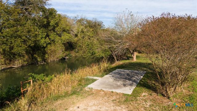 100 Arlene Lane, Martindale, TX 78655