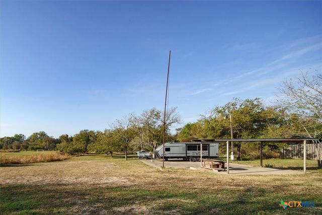 100 Arlene Lane, Martindale, TX 78655
