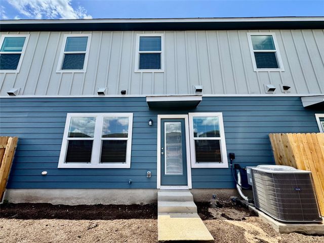 135 Cinnabar LN 2, Kyle, TX 78640