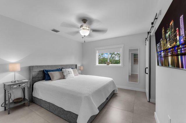 2 Sexton Cove Road, Key Largo, FL 33037