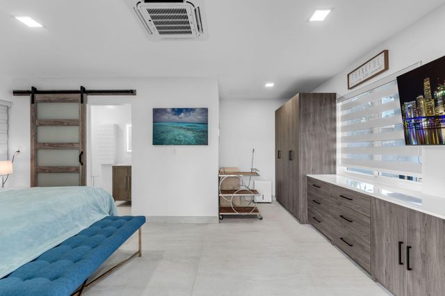 2 Sexton Cove Road, Key Largo, FL 33037