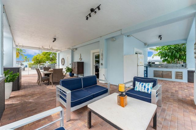 2 Sexton Cove Road, Key Largo, FL 33037