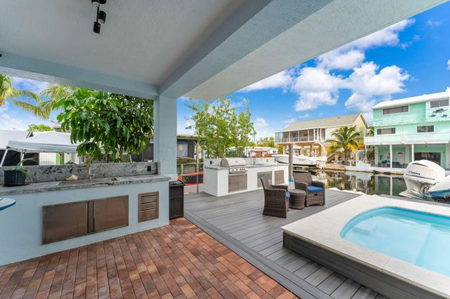 2 Sexton Cove Road, Key Largo, FL 33037