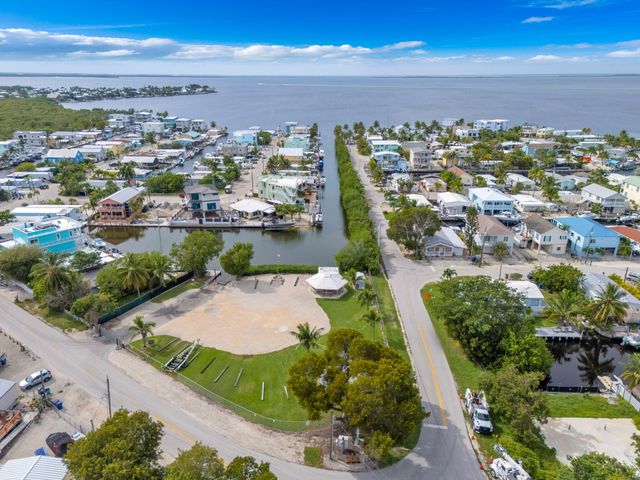 2 Sexton Cove Road, Key Largo, FL 33037