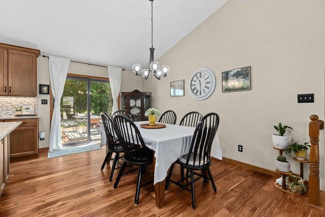 1605 MEADOWBREEZE CIRCLE, Neenah, WI 54956