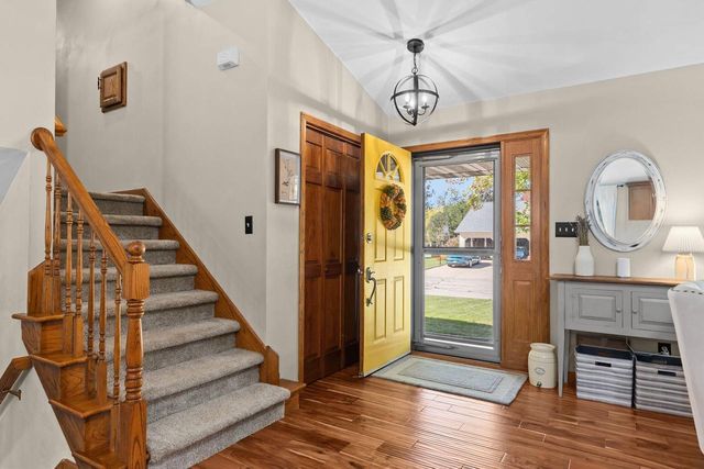 1605 MEADOWBREEZE CIRCLE, Neenah, WI 54956