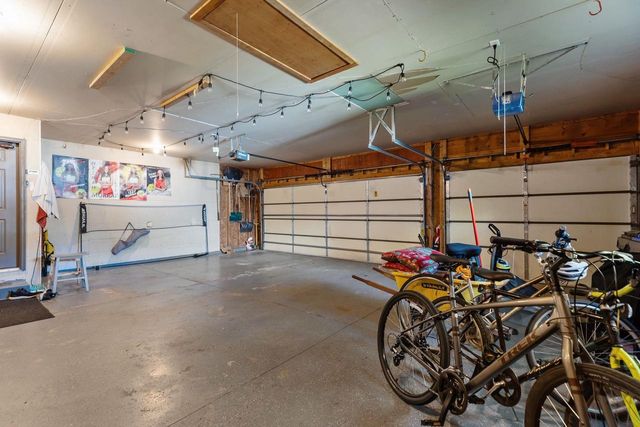 1605 MEADOWBREEZE CIRCLE, Neenah, WI 54956