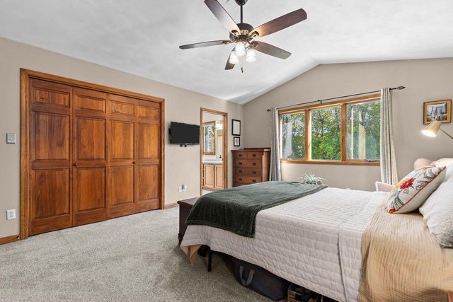 1605 MEADOWBREEZE CIRCLE, Neenah, WI 54956
