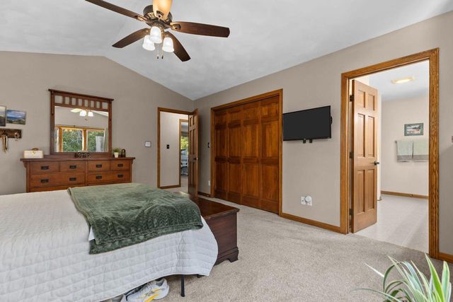 1605 MEADOWBREEZE CIRCLE, Neenah, WI 54956