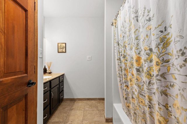 1605 MEADOWBREEZE CIRCLE, Neenah, WI 54956