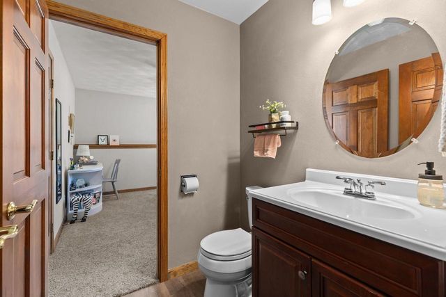 1605 MEADOWBREEZE CIRCLE, Neenah, WI 54956