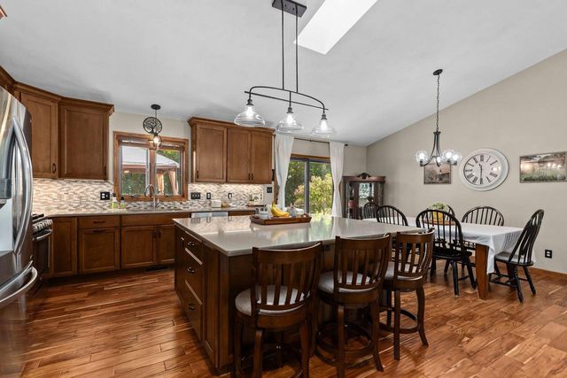 1605 MEADOWBREEZE CIRCLE, Neenah, WI 54956