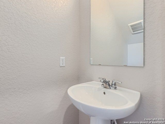 3331 ROSITA WAY, San Antonio, TX 78224