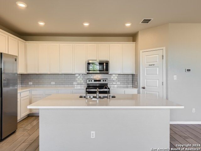 3331 ROSITA WAY, San Antonio, TX 78224