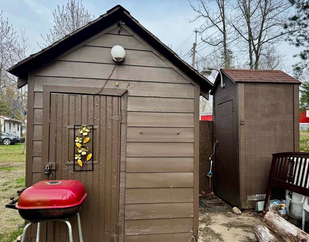 110 E Al Heiden Road, Harrison, MI 48625