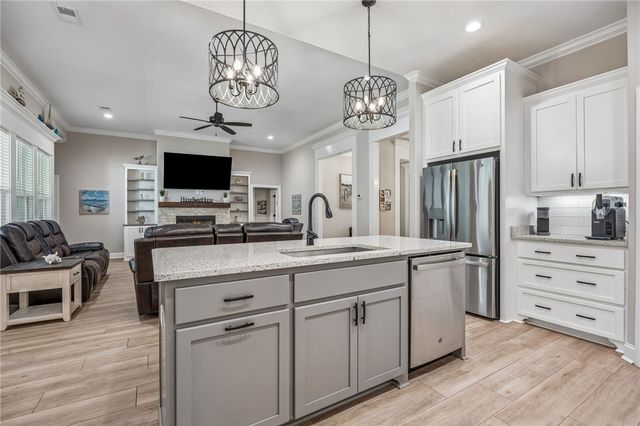 105 Sunset Drive, Woodbine, GA 31569