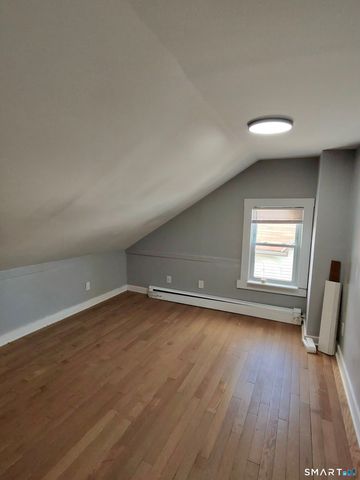 982 Pembroke Street 2L, Bridgeport, CT 06608