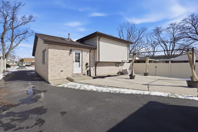 5905 Superior Street, Berkeley, IL 60163