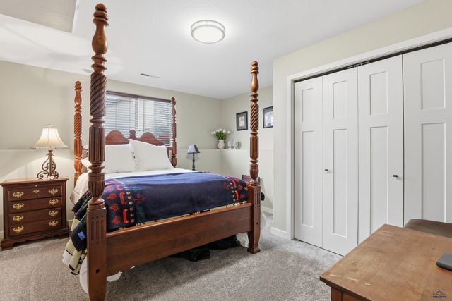 3709 BLACKPOWDER RD, Rapid City, SD 57703